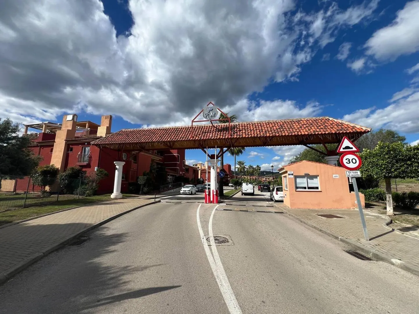 Stylish Marbella Spot Pass The Keys Daire